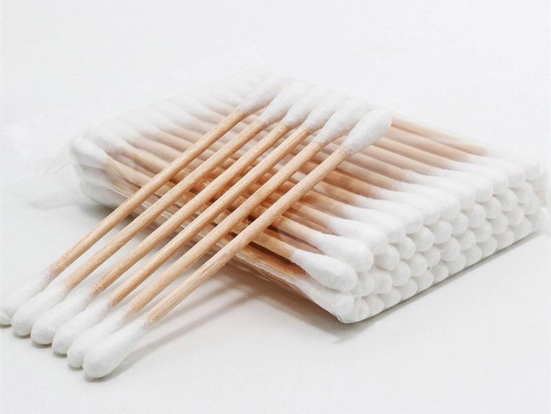 Disposable sterile double-headed cotton swab