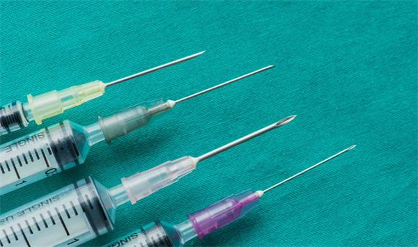 different needle gauges and lengths available for syringes