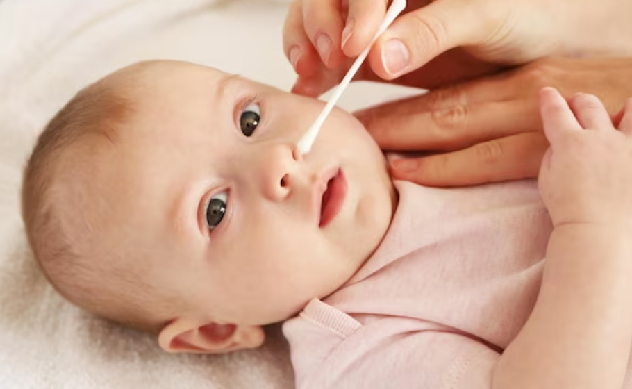 Application of Cotton Swabs in Baby Care